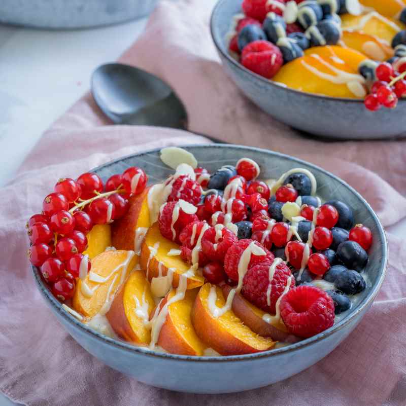 Fruchtige Porridge-Bowl