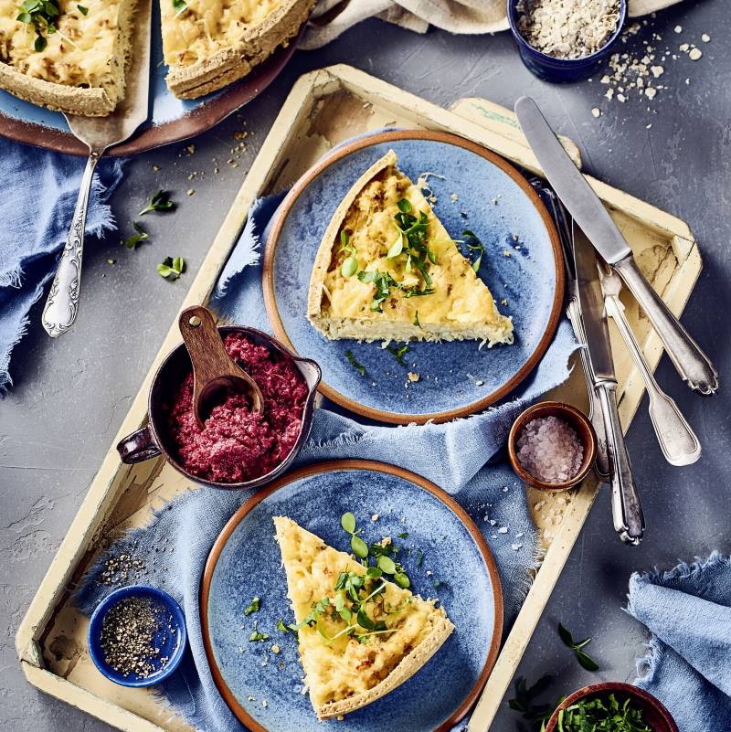 Sauerkraut-Tarte mit Rote Bete Dip